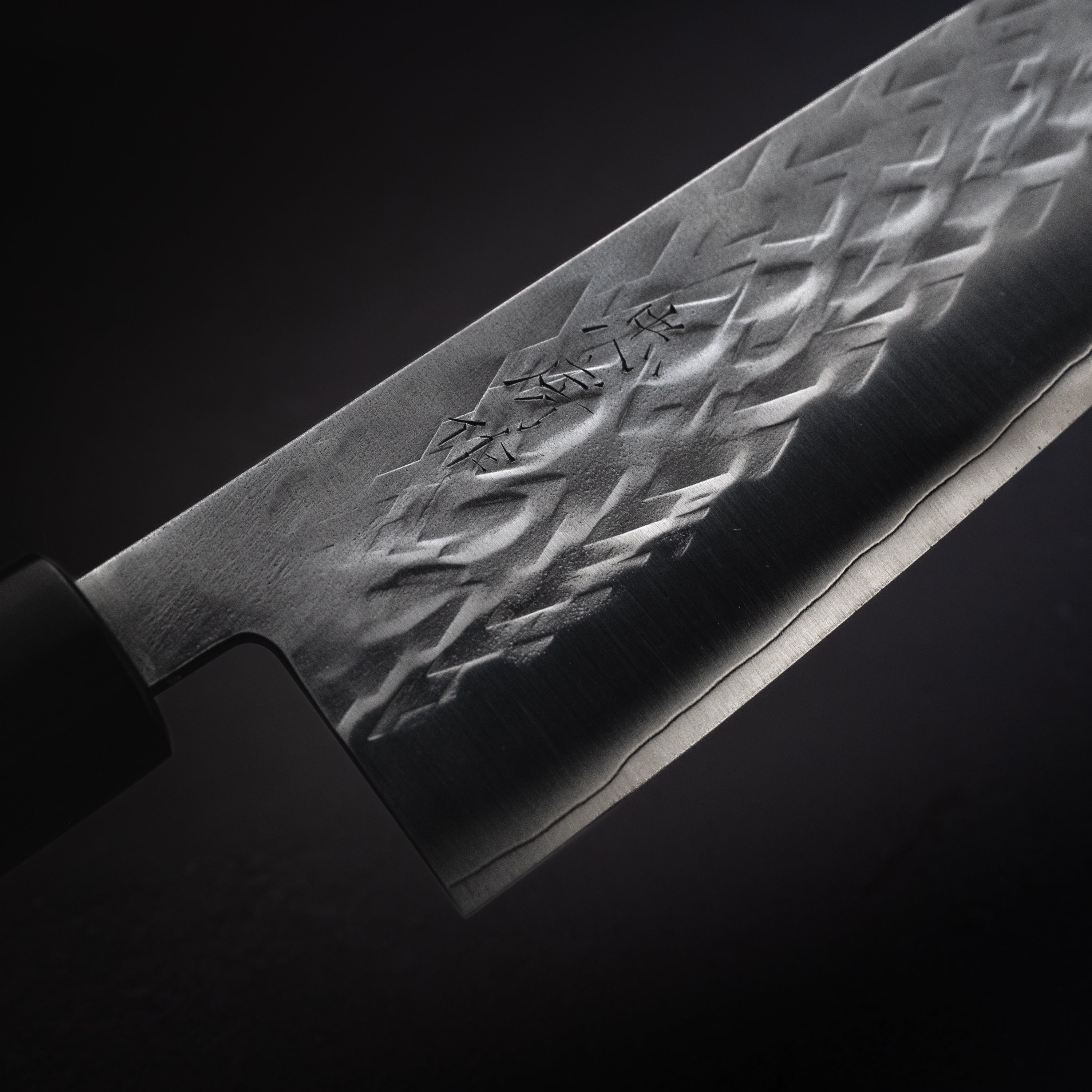 Tadafusa Hammer Tone Santoku 165 мм 