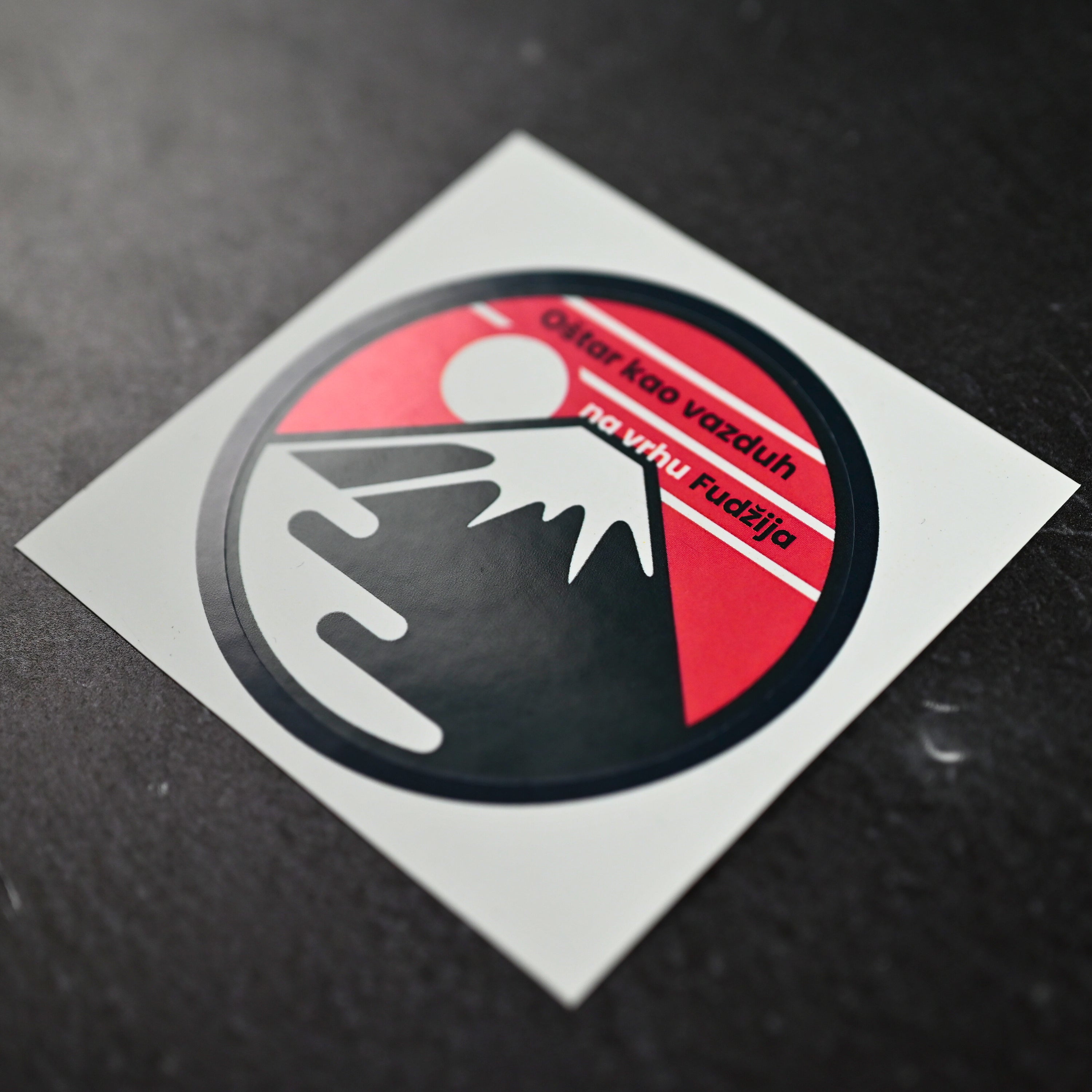 Stiker - oštar kao vazduh