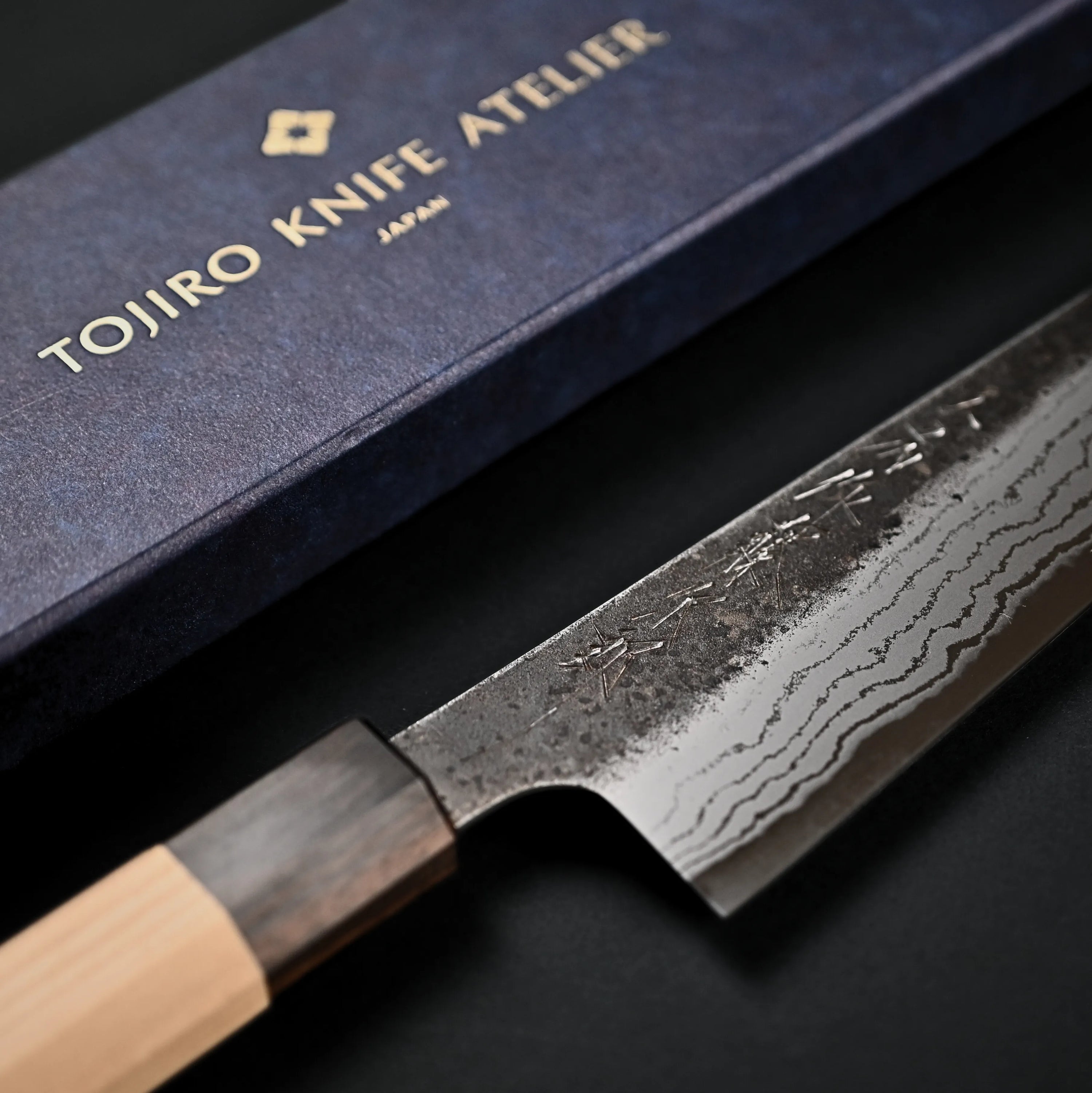 TOJIRO ATELIER Aogami Cedar Gyuto 210mm